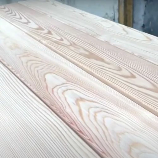 Доска террасная лиственница гладкая 34*140*6000, сорт АВ (0,84м2)