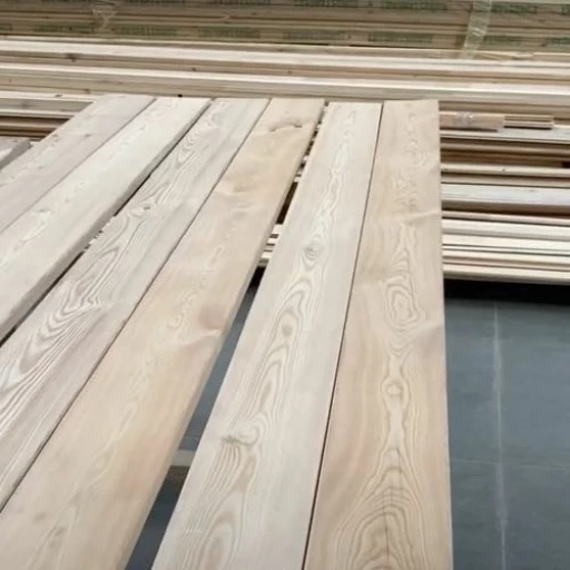 Доска террасная лиственница гладкая 34*120*4000, сорт ВС (0,48м2)